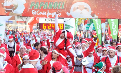 Rekordverdächtig: 10.000 Weihnachtsmänner, -frauen und Elfen sprinten durch Madrid